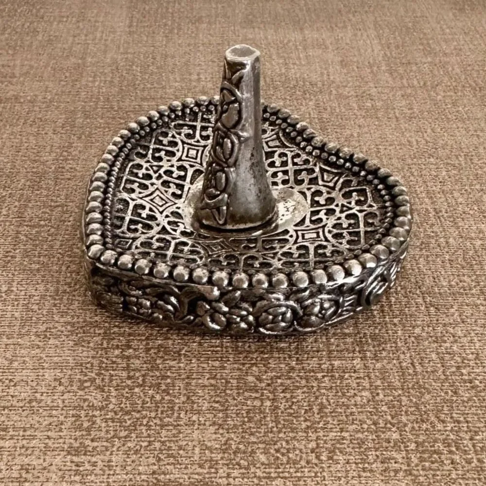 VTG International Silver Heart Ring Holder Silver Plated Ornate Jewelry Stand